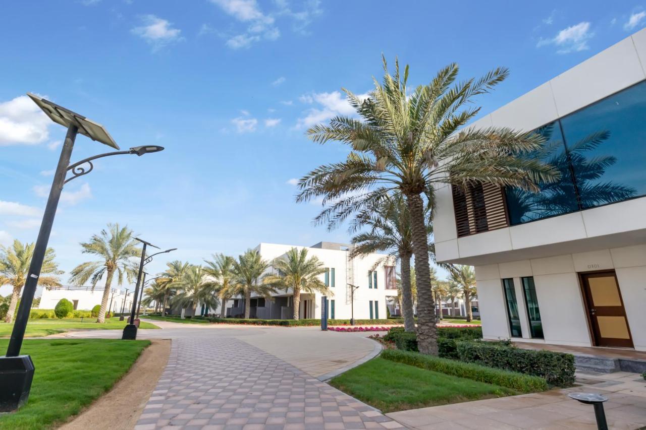 Fam Living - Sarai Beach Villas - Palm Jumeirah - Families Only Villa