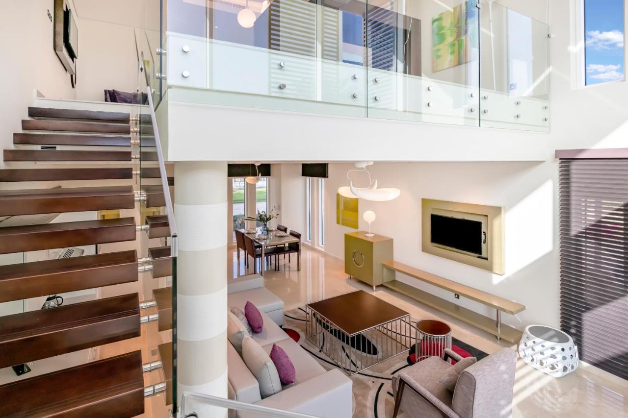Villa Fam Living - Sarai Beach Villas - Palm Jumeirah - Families Only