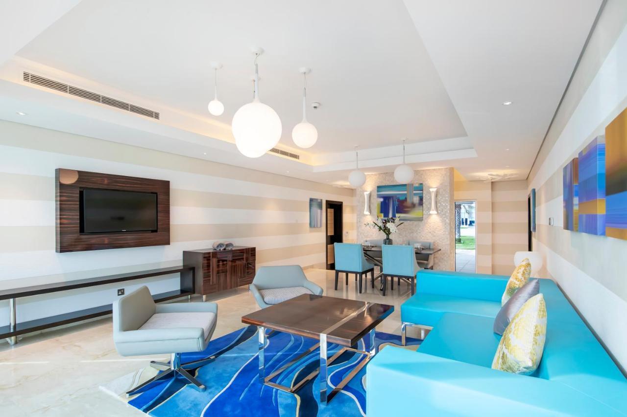 Fam Living - Sarai Beach Villas - Palm Jumeirah - Families Only Villa Dubai