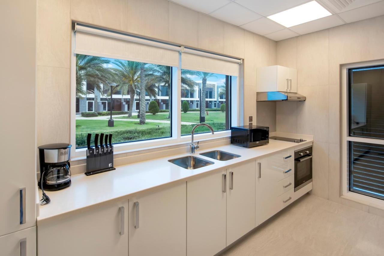Fam Living - Sarai Beach Villas - Palm Jumeirah - Families Only Villa Dubai